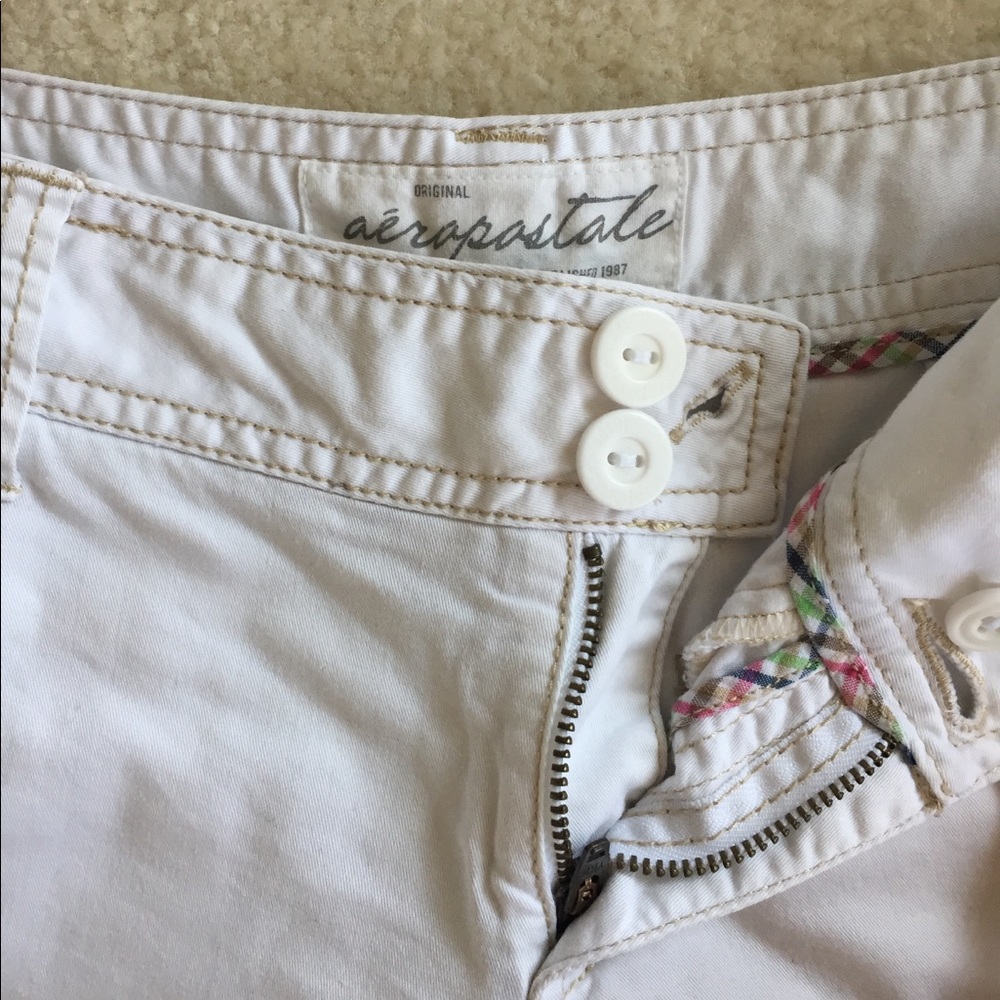 Aero white capri